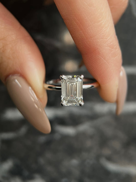 Emerald Cut 2 carat D Color VVS2 Clarity IGI Certified Lab Grown Diamond CVD Solitaire Engagement Ring