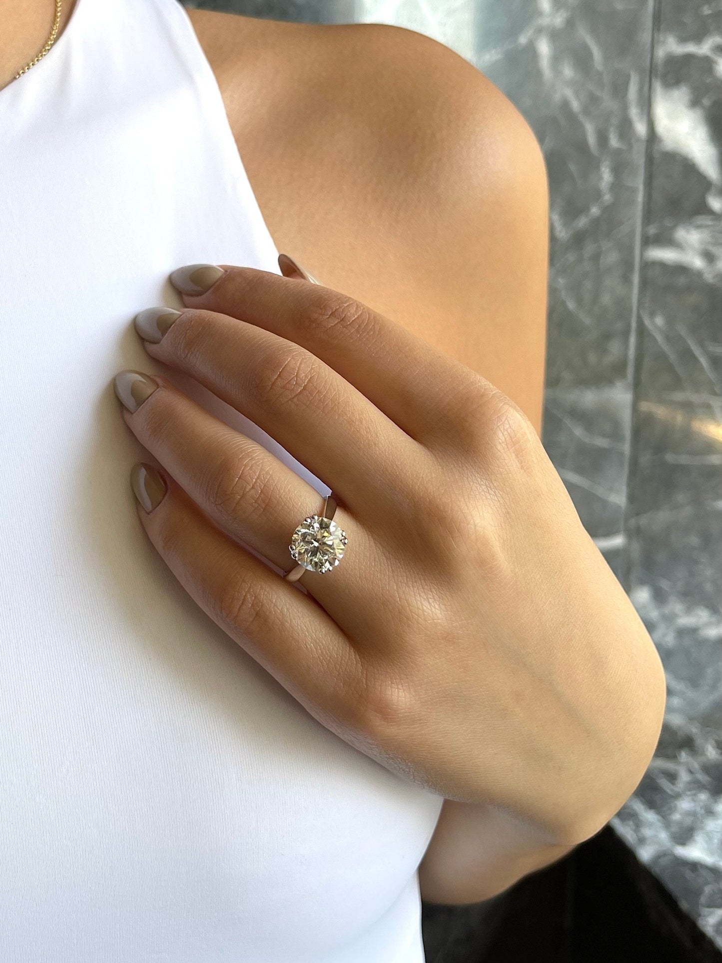 Round 5 Carat IGI Certified Lab Grown Diamond F Color VS1 Clarity Excellent Cut Round Brilliant in a Handmade Solitaire Gold Engagement Ring