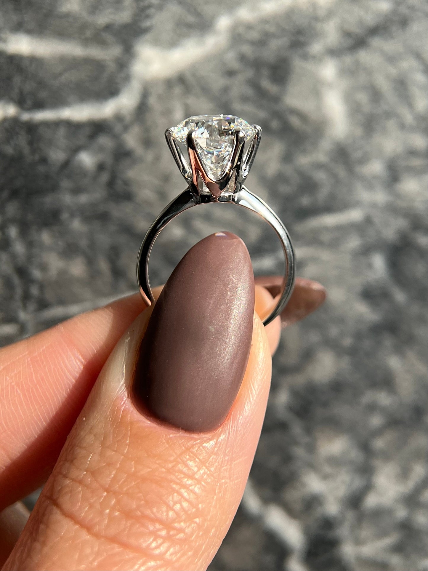 Round Cut 4 Carat IGI Certified F Color VS1 Clarity Lab Grown, Excellent Cut, Round Brilliant Diamond Solitaire Engagement Ring