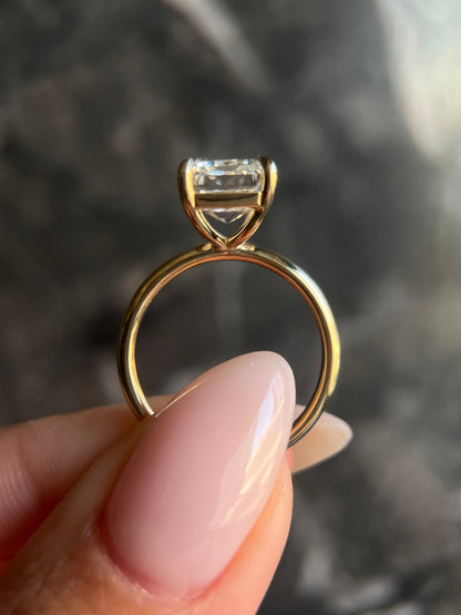 Emerald Cut 5 carat IGI Certified E Color VVS2 Clarity Lab Grown Diamond Solitaire Engagement Ring Handmade of Gold