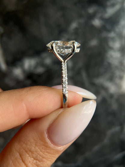 Oval Cut 4.35 carat E Color VS1 Clarity IGI Certified Oval Excellent Cut Lab Grown Diamond Hidden Halo Engagement Ring