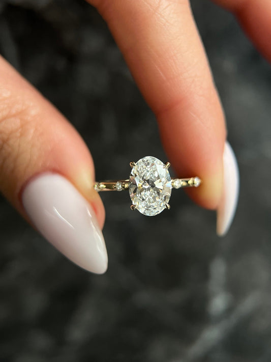 Elegant Dainty Style Band Oval Cut 2.6 Carat IGI Certified G Color VS1 Clarity Lab Grown Diamond Engagement Ring